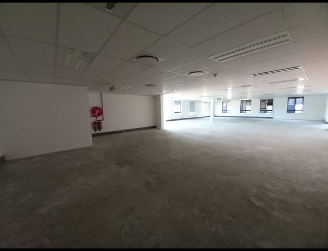 330M² OFFICE TO LET IN FOURWAYS